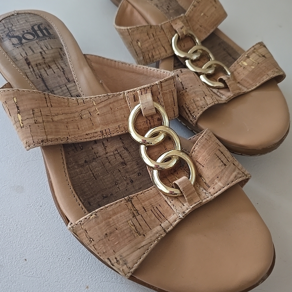 Sofft Cork Slide Sandals with Gold Chain Detail - Tan Sz 8M